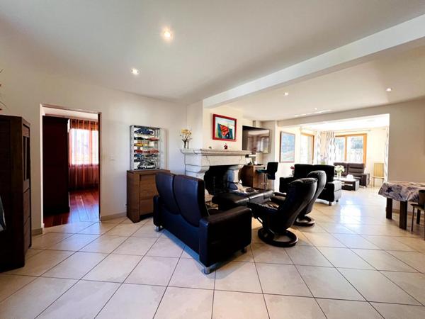 Surzur- Maison 205m2- 5 ch- Garages exceptionnels 270m2