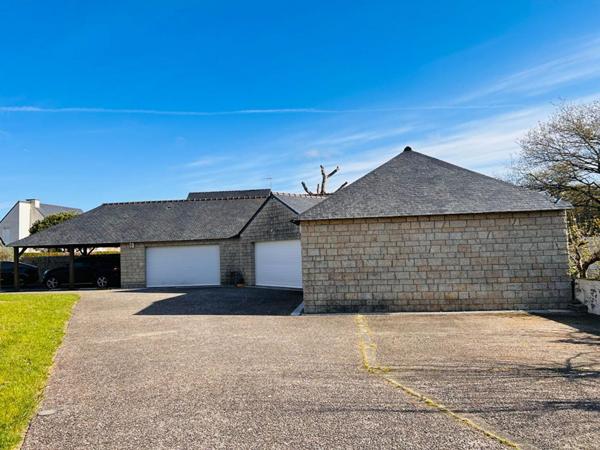 Surzur- Maison 205m2- 5 ch- Garages exceptionnels 270m2