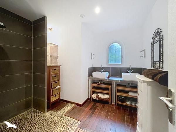 Maison à vendre 730 800 € Fargues-Saint-Hilaire 9 p 299 m² DPE C