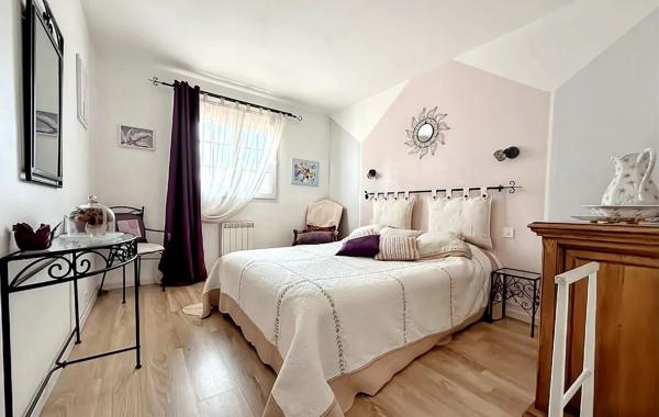 Plain-pied familial à la Pironnière – 140 m² – Double garage – Jardin arboré et accès à pied aux commerces