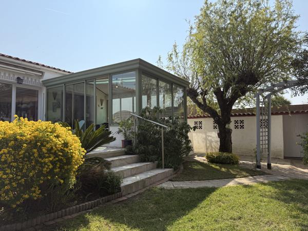 Plain-pied familial à la Pironnière – 140 m² – Double garage – Jardin arboré et accès à pied aux commerces