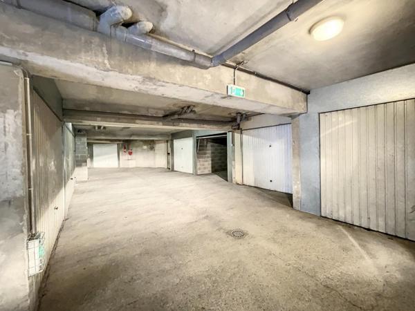 GARAGE FERMEE PROCHE INRAE