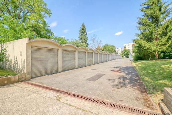 ANTONY CENTRE - Box fermé pour véhicule/rangement