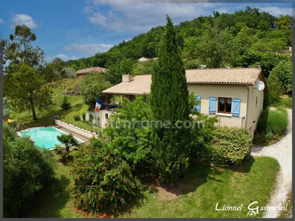 Maison de plain pied avec Piscine et beau point de vue sur la commune de Port Sainte Foy et Ponchapt