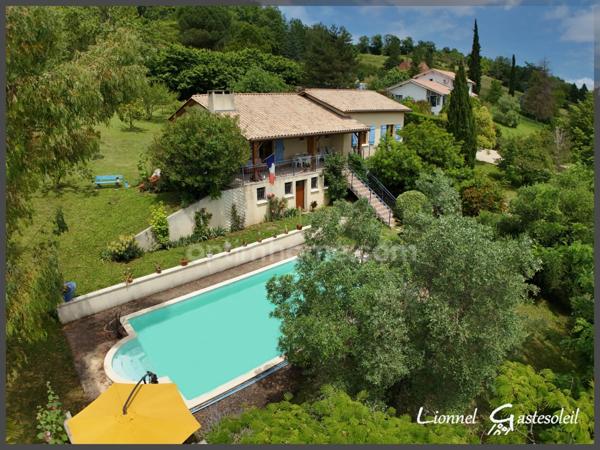 Maison de plain pied avec Piscine et beau point de vue sur la commune de Port Sainte Foy et Ponchapt