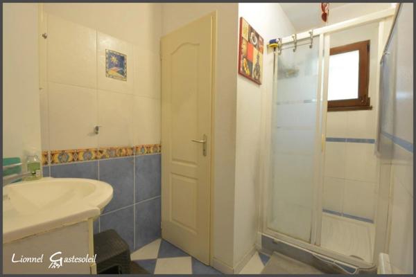 Maison de plain pied avec Piscine et beau point de vue sur la commune de Port Sainte Foy et Ponchapt