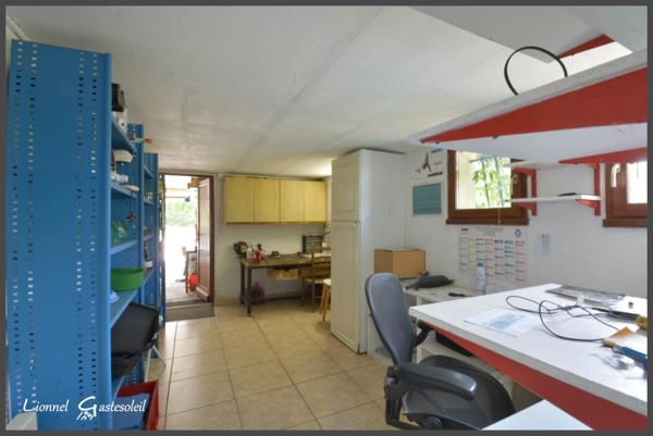 Maison de plain pied avec Piscine et beau point de vue sur la commune de Port Sainte Foy et Ponchapt