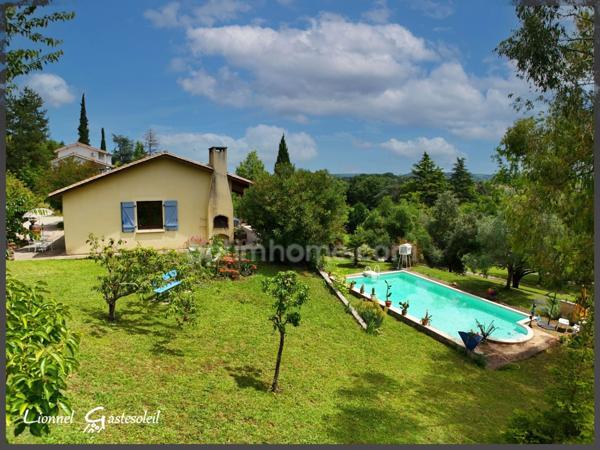 Maison de plain pied avec Piscine et beau point de vue sur la commune de Port Sainte Foy et Ponchapt