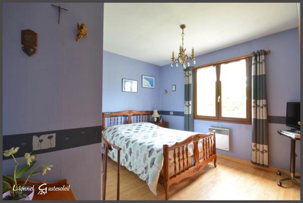 Maison de plain pied avec Piscine et beau point de vue sur la commune de Port Sainte Foy et Ponchapt