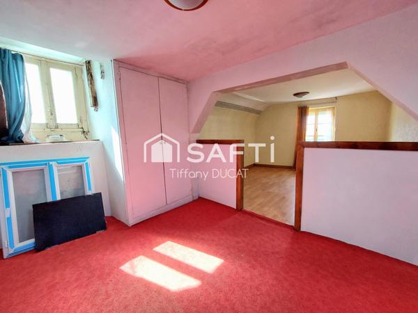 Maison de ville avec cour idéale investisseur à rénover