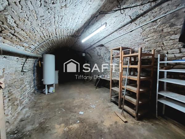 Maison de ville avec cour idéale investisseur à rénover