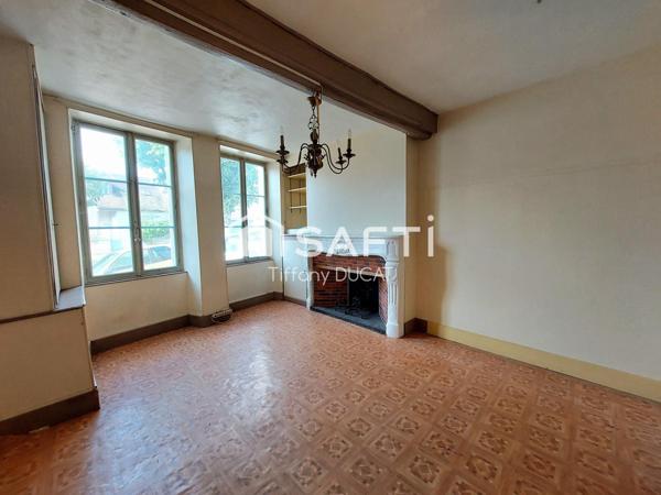 Maison de ville avec cour idéale investisseur à rénover