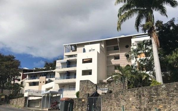 Appartement à louer    1 pièce •  Saint-Denis