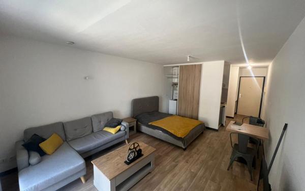 Appartement à louer    1 pièce •  Saint-Denis