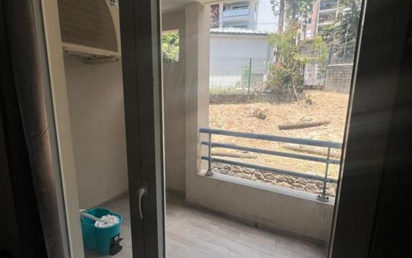 Appartement à louer    1 pièce •  Saint-Denis