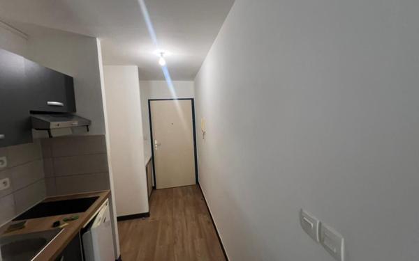 Appartement à louer    1 pièce •  Saint-Denis