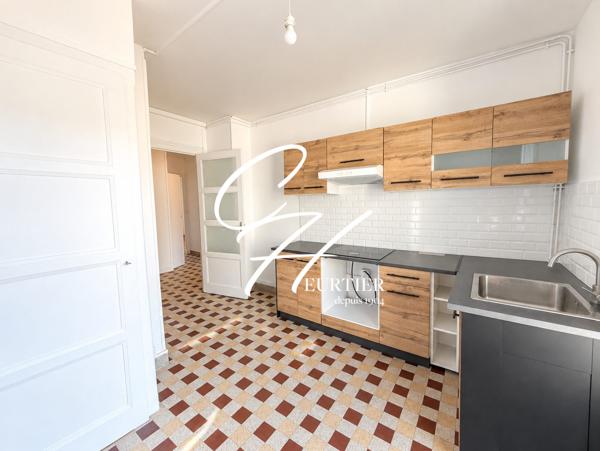 GRENOBLE - APPARTEMENT T2 - TRAVERSANT
