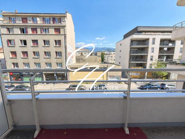GRENOBLE - APPARTEMENT T2 - TRAVERSANT