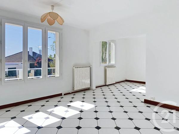 Appartement F4 à vendre  5 pièces - 90,14 m 2   PARON  - 89