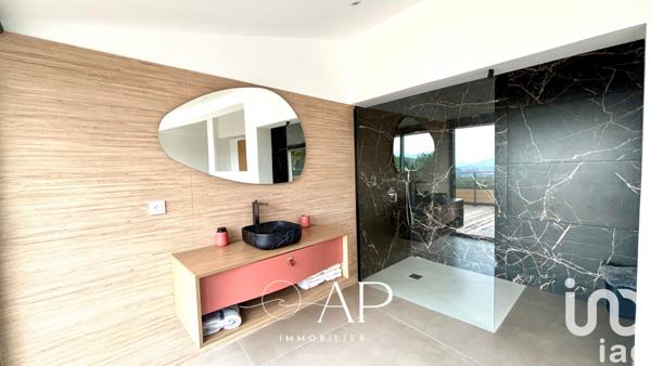 Maison à vendre 5 pièces 182 m² Bandol
