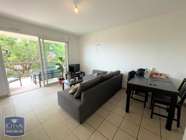 Appartement à louer 2 pièces 42.67m² Les Angles (30133)