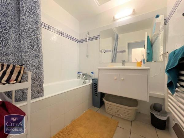Appartement à louer 2 pièces 42.67m² Les Angles (30133)