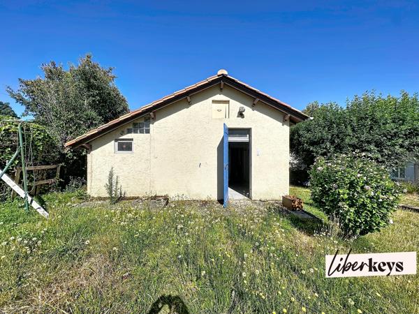 Maison et dépendance