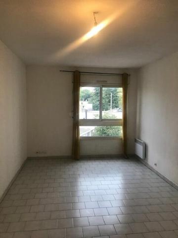 Appartement à louer    1 pièce • 28 m2 Nîmes
