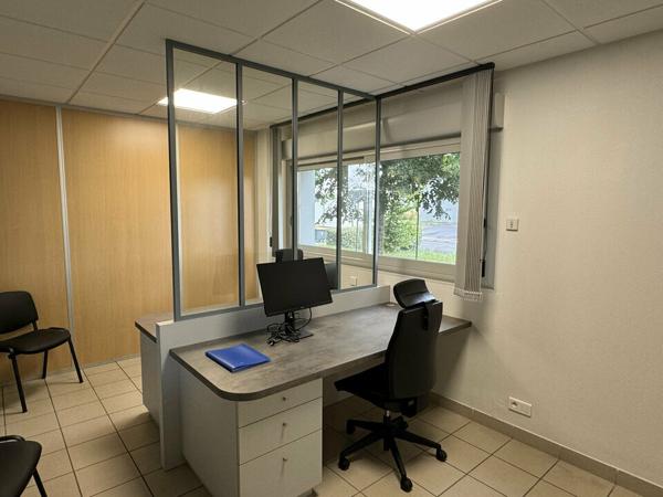METROPOLE NORD BUREAUX A LOUER 150 M² PARKINGS PMR