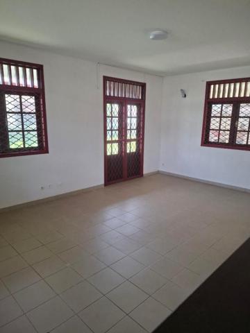 A LOUER - Bureaux 150 m2 - ZAC HIBISCUS CAYENNE