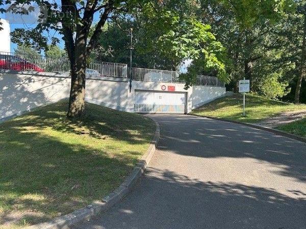 Garage - Parking à vendre à La Madeleine dans le Nord (59110), ref : 12983-81