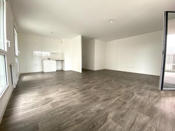 Appartement à louer Reze : 4 pièces, 84m² avec 3 chambre(s) à 1 148€ - AJP Immobilier Nantes Jouzel