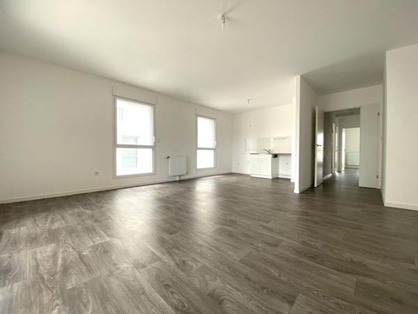Appartement à louer Reze : 4 pièces, 84m² avec 3 chambre(s) à 1 148€ - AJP Immobilier Nantes Jouzel