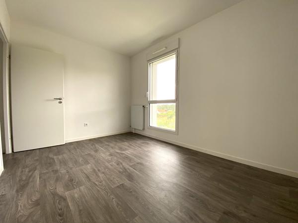 Appartement à louer Reze : 4 pièces, 84m² avec 3 chambre(s) à 1 148€ - AJP Immobilier Nantes Jouzel