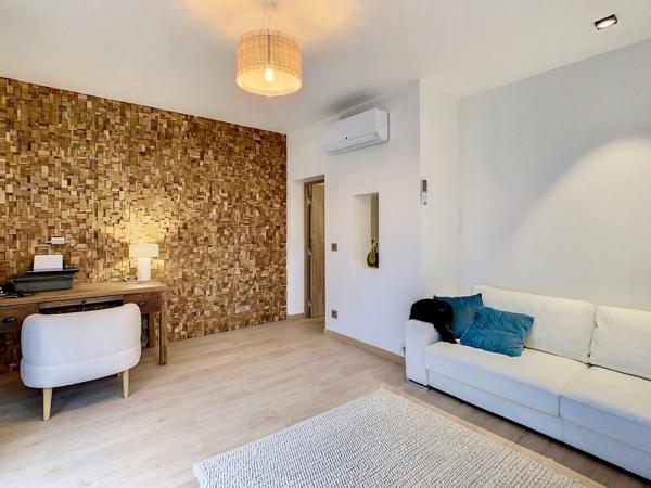 Villa 7 pièce(s) 4 chambre(s) 200 m²