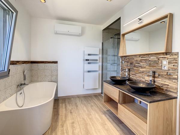 Villa 7 pièce(s) 4 chambre(s) 200 m²