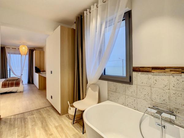 Villa 7 pièce(s) 4 chambre(s) 200 m²