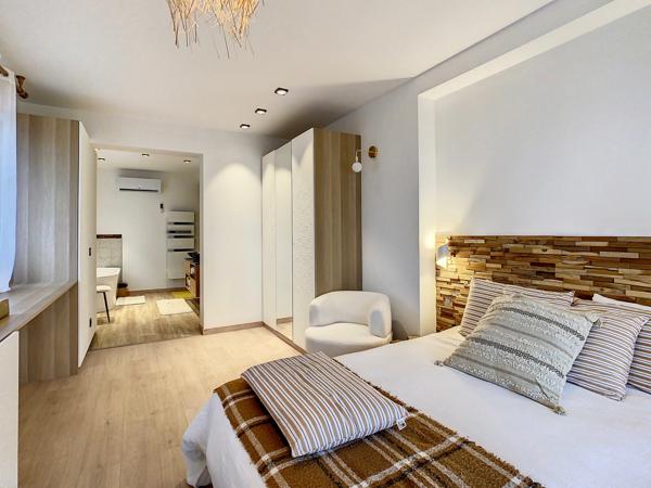 Villa 7 pièce(s) 4 chambre(s) 200 m²