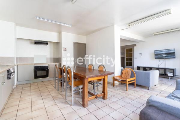 Maison 17 pièces - 331 m²