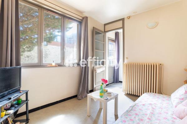 Maison 17 pièces - 331 m²