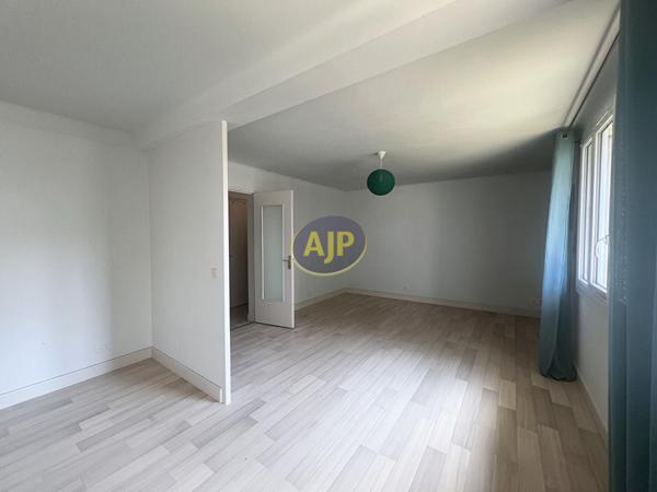 Appartement à louer Nantes : 3 pièces, 67m² avec 2 chambre(s) à 899€ - AJP Immobilier Nantes Jouzel