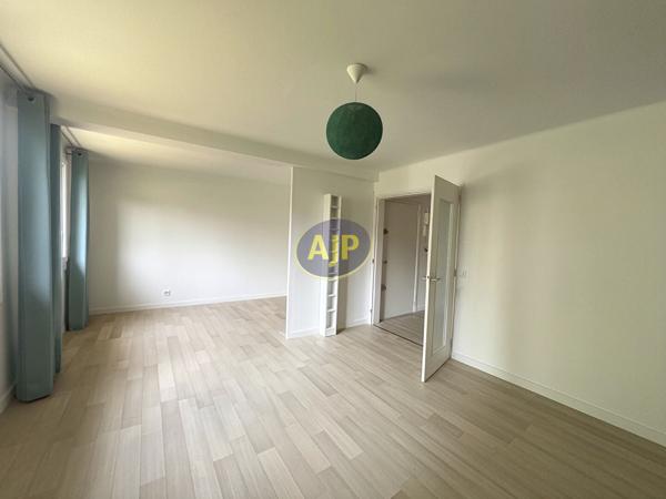 Appartement à louer Nantes : 3 pièces, 67m² avec 2 chambre(s) à 899€ - AJP Immobilier Nantes Jouzel