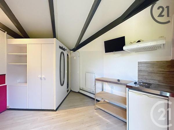 à vendre  306 m2 ESCOLIVES STE CAMILLE - 89