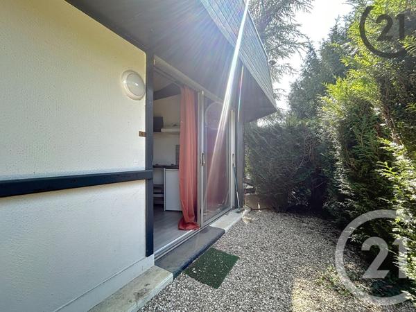à vendre  306 m2 ESCOLIVES STE CAMILLE - 89