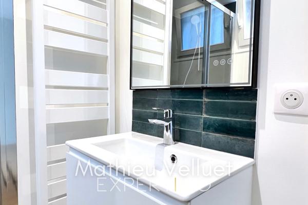 Paris (75018) Studio 22m² carrez proche funiculaire Montmartre, entièrement refait, équipé et pensé par architecte