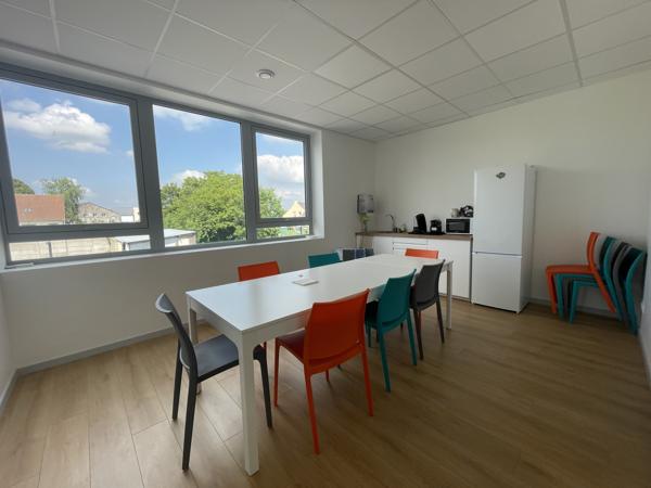 Bureaux de 356 m2 environ à proximité immédiate de l'aéroport