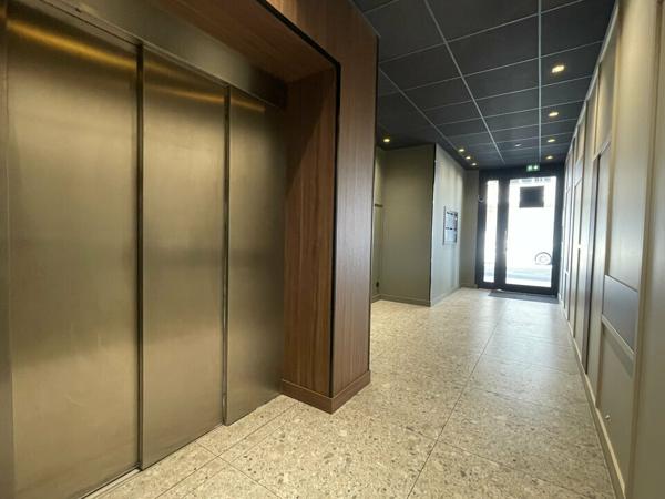 À LOUER - LE HAVRE / LES HALLES - 60 m2 - IMMEUBLE DE STANDING