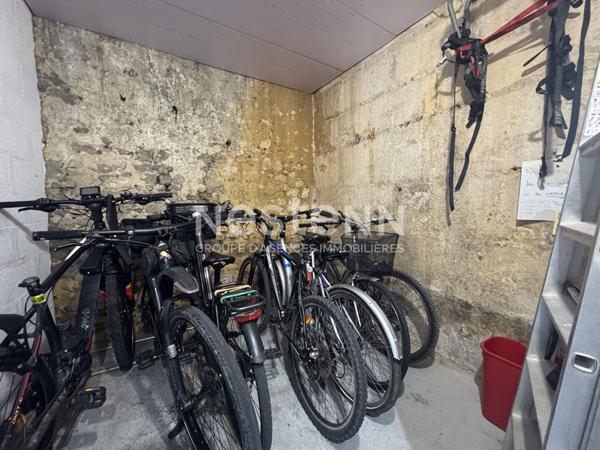 Immeuble en centre-ville 280m² : 9 logements - Garage - dépendances