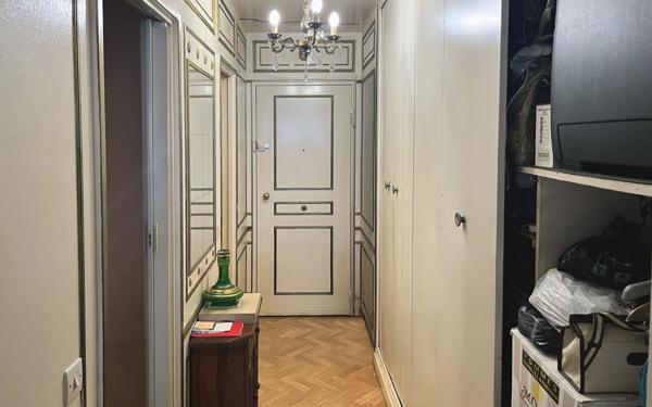 Appartement à vendre    1 pièce • 27 m2 Paris 12