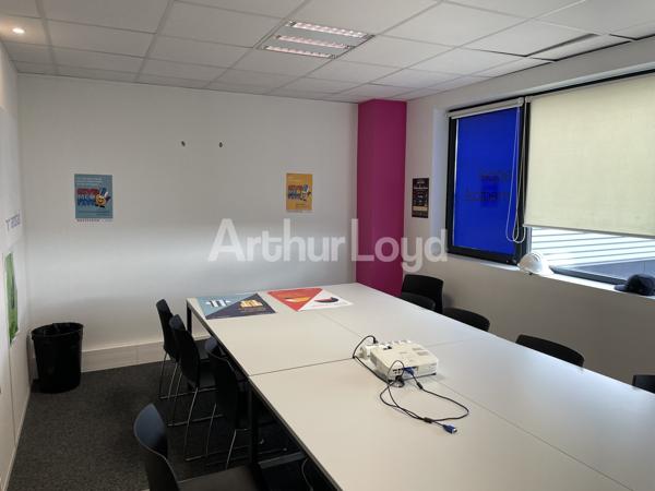 Bureaux à louer - proche autoroute - Lens